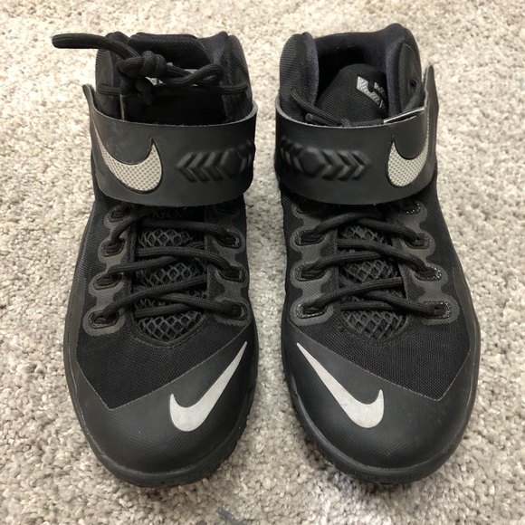 boys nike lebron shoes